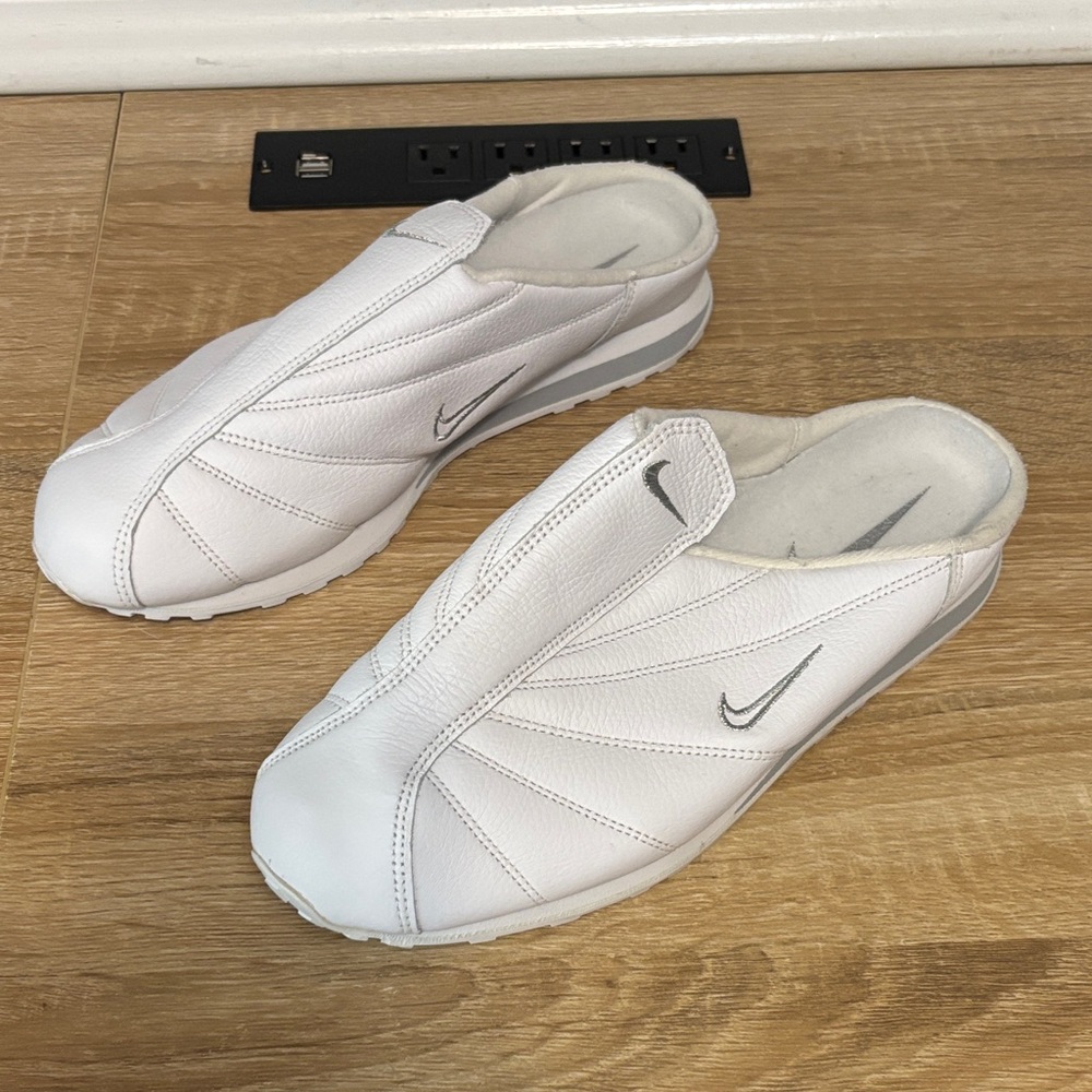 Women’s Nike Size 8.5 After Party Athletic Slides Mules White Sandal 8 1/2